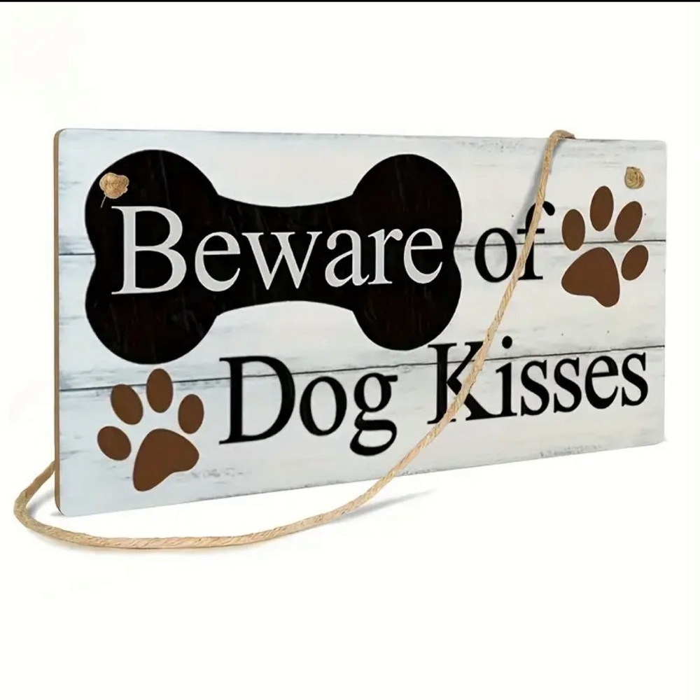 NWT! Rustic Wooden "Beware Of Dog Kisses" Sign, 10x20cm (3.93x7.87inch).